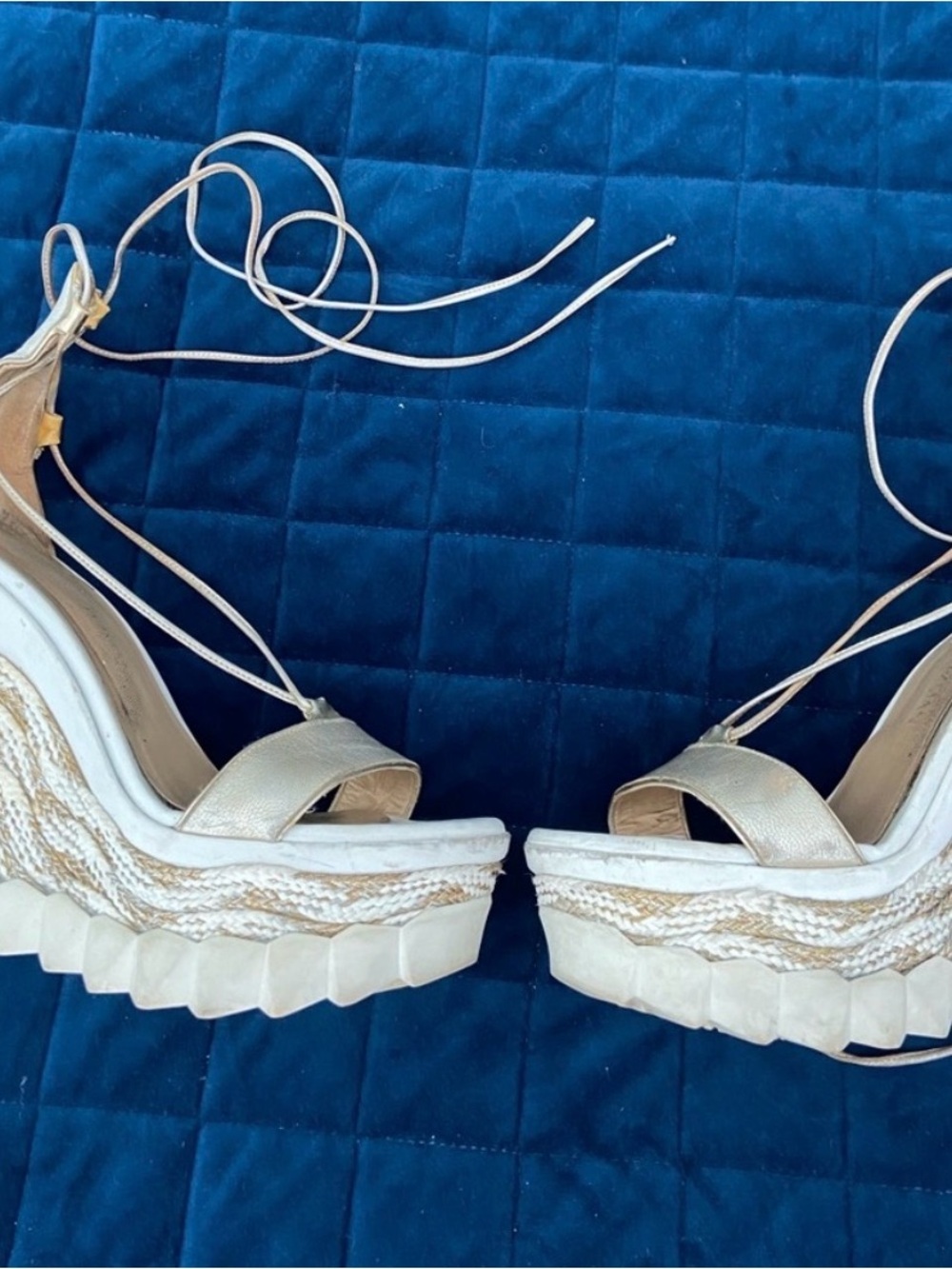 LAST CHANCE SALE ⚡️ AMAZING STUART WEITZMAN WEDGES